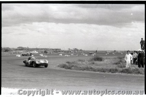 Fishermans Bend  - October 1959 -  Photographer Peter D'Abbs - Code FB01059-13