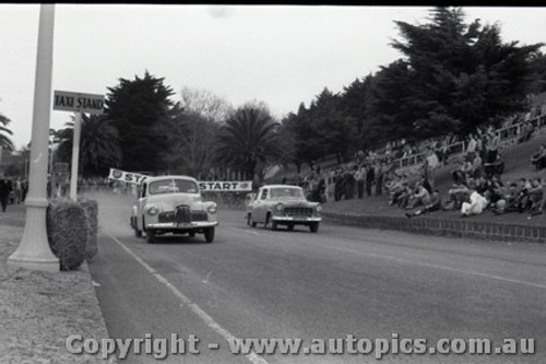 Geelong Sprints 24th August 1958 - Photographer Peter D'Abbs - Code G24858-50