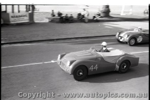 Geelong Sprints 23rd August 1959 -  Photographer Peter D'Abbs - Code G23859-40