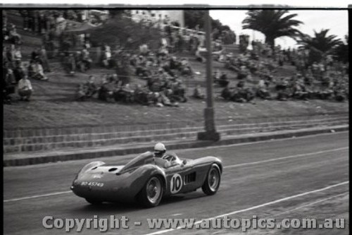 Geelong Sprints 28th August 1960 - Photographer Peter D'Abbs - Code G28860-85