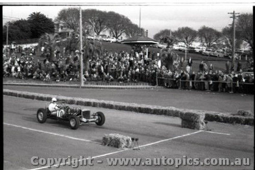 Geelong Sprints 28th August 1960 - Photographer Peter D'Abbs - Code G28860-103