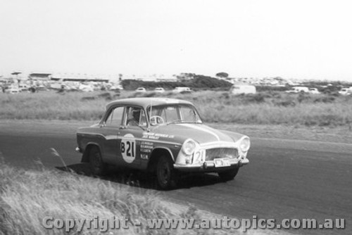 60705 - Murray / Murison / Curtin - Armstrong 500 Phillip Island 1960