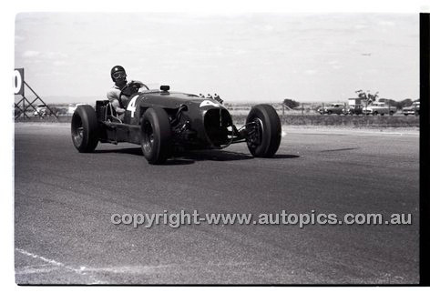 Calder 1965 - Photographer Peter D'Abbs - Code 65-PD-C-622