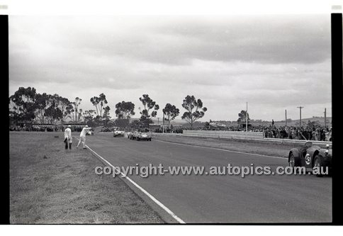 Calder 1965 - Photographer Peter D'Abbs - Code 65-PD-C-673