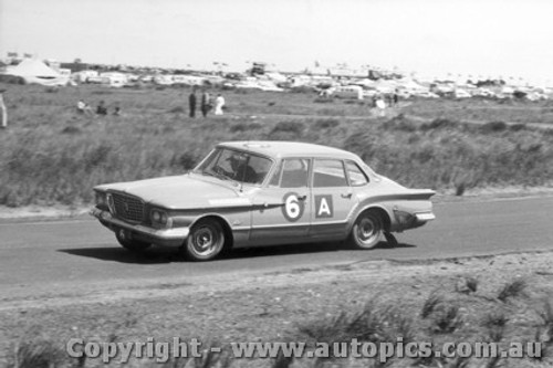 62708 - Hawthorn / Hibberd - Chrysler Valiant - Armstrong 500 - Phillip Island 1962