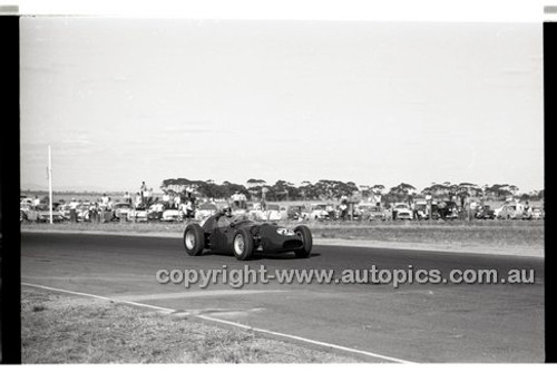 Calder 1965 - Photographer Peter D'Abbs - Code 65-PD-C-738