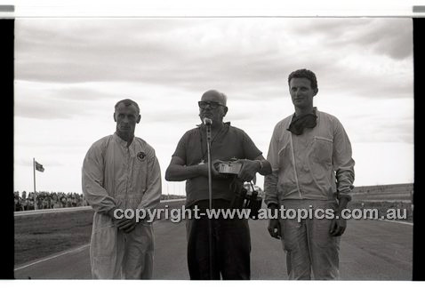 Calder 1965 - Photographer Peter D'Abbs - Code 65-PD-C-785