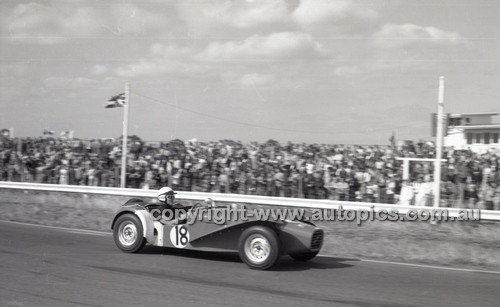 Calder 1965 - Photographer Peter D'Abbs - Code 65-PD-C24165-060