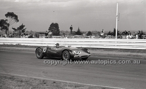 Calder 1965 - Photographer Peter D'Abbs - Code 65-PD-C29865-106