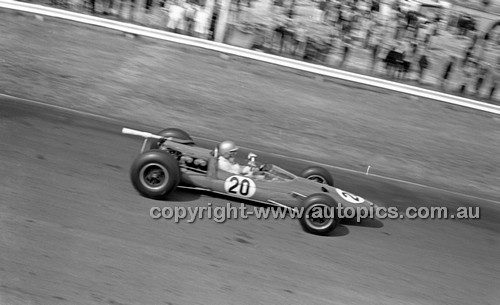 Calder 1966 - Photographer Peter D'Abbs - Code 66-PD-C-007