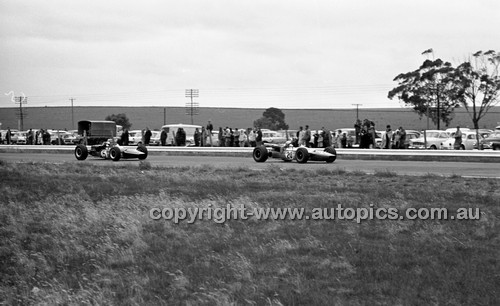 Calder 1966 - Photographer Peter D'Abbs - Code 66-PD-C-067