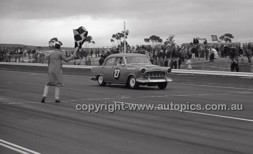 Calder 1966 - Photographer Peter D'Abbs - Code 66-PD-C-109