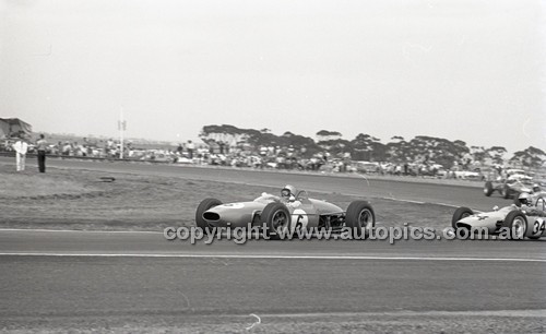 Calder 1966 - Photographer Peter D'Abbs - Code 66-PD-C-16166-024