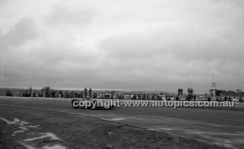 Calder 1967 - Photographer Peter D'Abbs - Code 67-PD-C15167-1-002