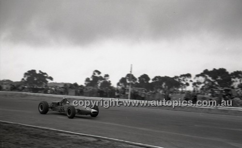 Calder 1967 - Photographer Peter D'Abbs - Code 67-PD-C15167-1-026