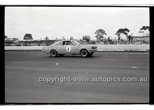 Calder 1969 - Photographer Peter D'Abbs - Code 69-PD-C17869-215