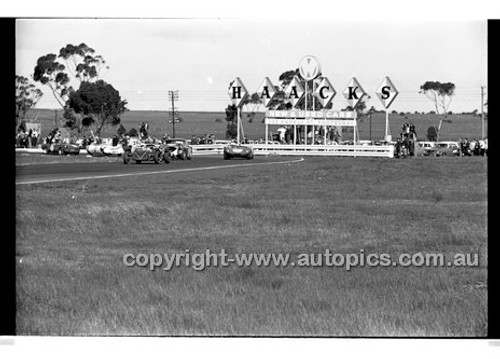 Calder 1969 - Photographer Peter D'Abbs - Code 69-PD-C23369-005