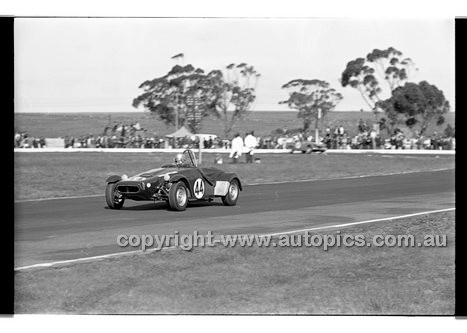 Calder 1969 - Photographer Peter D'Abbs - Code 69-PD-C23369-010