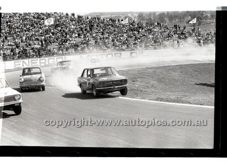 Oran Park 10th August 1969 - Code 69-OP10869-210