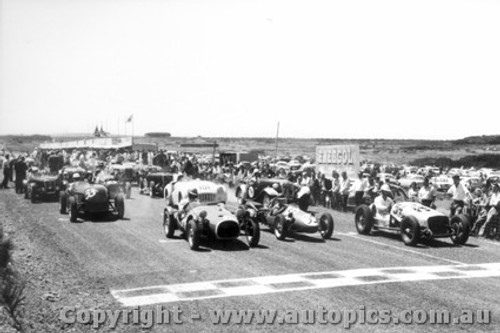 58513 - Phillip Island 1958 - #54 A. Huf MG Special #55 A. Staton BRM 500 #28 B. Sampson Morris Specia #33 N. Lewin Riley Special #101 E. Laker Triumph TR3 #74 S. Kerr MG TDl