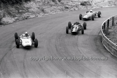 Bob Holden, Lynx Peugeot, Leo Geoghegan, Lotus 27 - Catalina Park Katoomba - 8th November 1964 - Code 64-C81164- 19