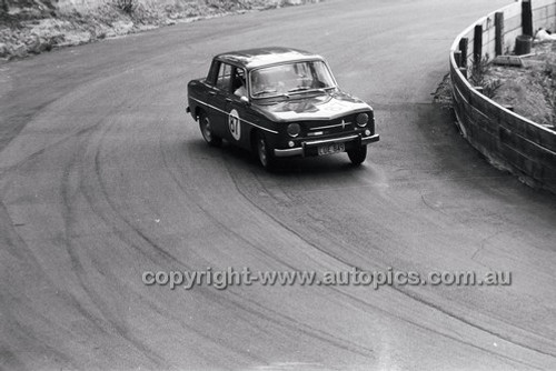 B. McGrath, Renault R8 - Catalina Park Katoomba - 8th November 1964 - Code 64-C81164- 40