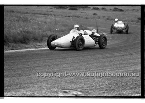 Phillip Island - 27th October 1957 - Code 57-PD-P271057-016