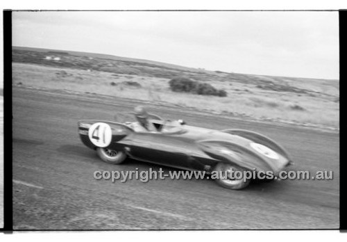 Phillip Island - 27th October 1957 - Code 57-PD-P271057-031