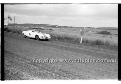 Phillip Island - 27th October 1957 - Code 57-PD-P271057-032