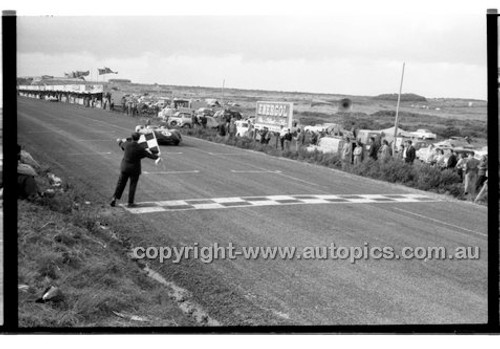 Phillip Island - 27th October 1957 - Code 57-PD-P271057-037