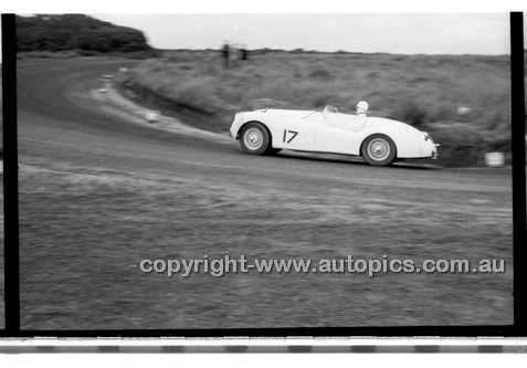 Phillip Island - 27th October 1957 - Code 57-PD-P271057-050