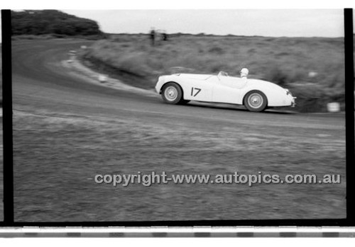 Phillip Island - 27th October 1957 - Code 57-PD-P271057-050