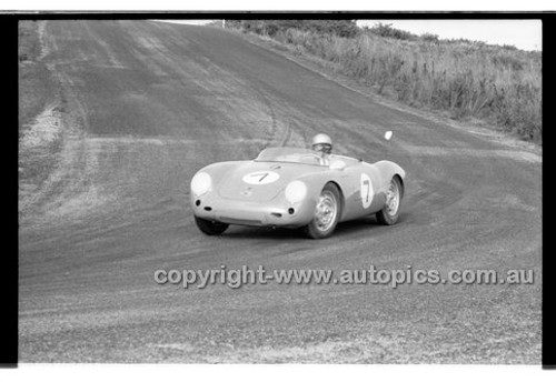 Phillip Island - 27th October 1957 - Code 57-PD-P271057-057