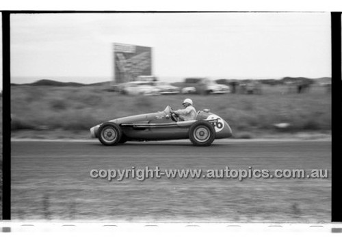 Phillip Island - 27th October 1957 - Code 57-PD-P271057-074