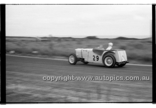 Phillip Island - 27th October 1957 - Code 57-PD-P271057-077