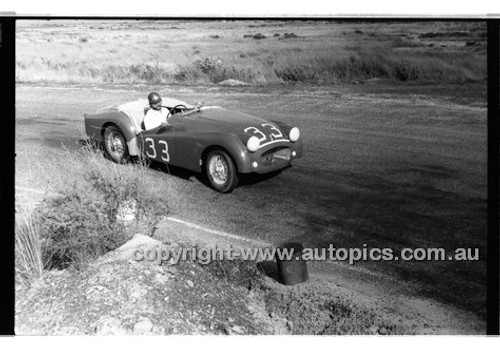 Phillip Island - 22nd April 1957 - Code 57-PD-P22457-041