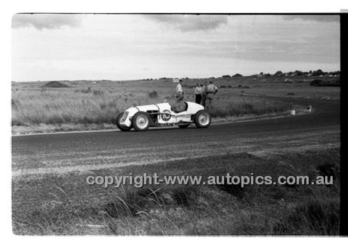 Phillip Island - 22nd April 1957 - Code 57-PD-P22457-060