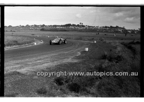 Phillip Island - 22nd April 1957 - Code 57-PD-P22457-063