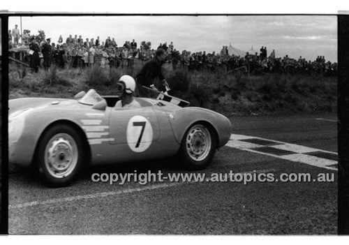 Phillip Island - 22nd April 1957 - Code 57-PD-P22457-089