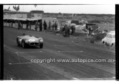 Phillip Island - 1958 - 58-PD-PJan 58-012