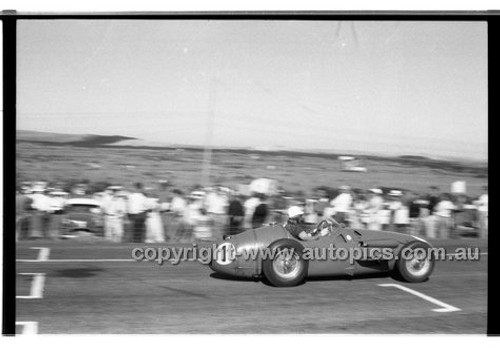 Stan Jones, Maserati - Phillip Island - 26th December 1958 - 58-PD-PI261258-015