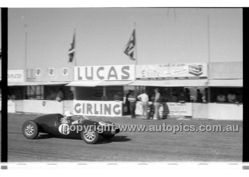 Phillip Island - 26th December 1958 - 58-PD-PI261258-027