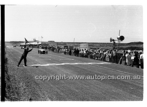 Phillip Island - 26th December 1958 - 58-PD-PI261258-129