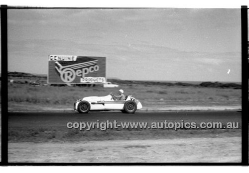 Phillip Island - 26th December 1958 - 58-PD-PI261258-157