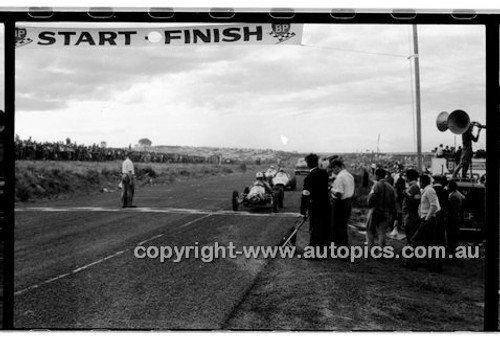 Phillip Island - 14th March 1960 - 60-PD-PI14360-088