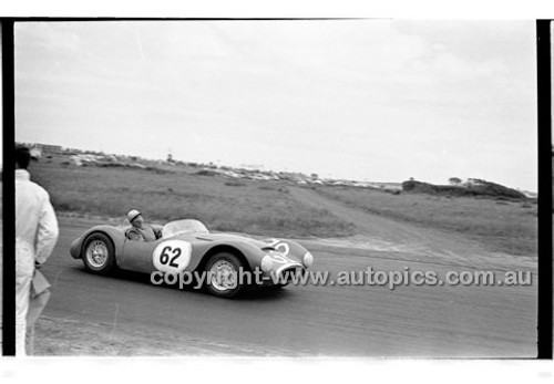 Phillip Island - 12th December 1960 - 60-PD-PI121260-075