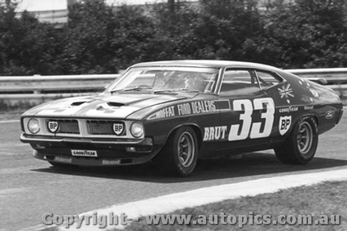 74046 - Allan Moffat Brut 33 XB Falcon - Winner of the Sandown 250 -  Sandown 1974