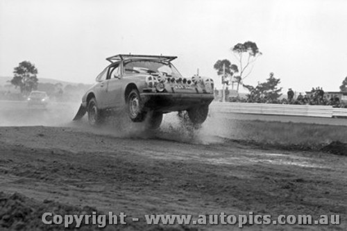 69953 - Alan Hamilton Porsche 911 - Calder Rallycross 1969