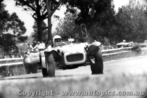 65421 - R. Beasley Lotus Super Seven Ford - Warwick Farm 1965 - Photographer Lance Ruting