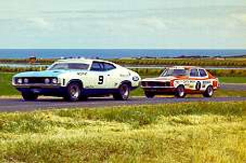 73725  -  A. Moffat / I. Geoghegan Ford Falcon GT  -  P.  Brock / D. Chivas Holden Torana LJ XU1  Phillip Island  1973